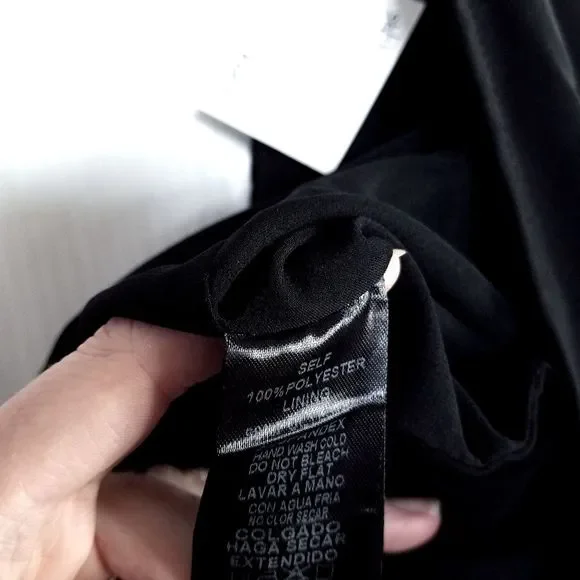 Momni Wrap Around Cropped Blouse - Picture 7 of 7